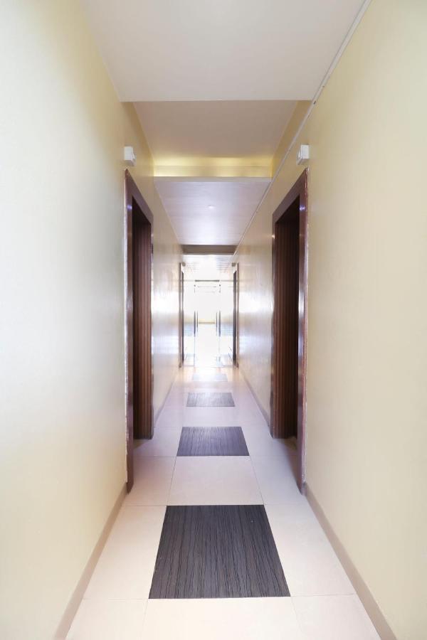 Oyo 10679 Hotel Nanashree Executive Vagholi Buitenkant foto